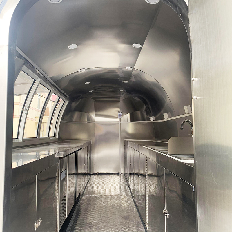 FL Rimorchio Alimentare Person - Commercial Kitchen Rental recensione e prezzo