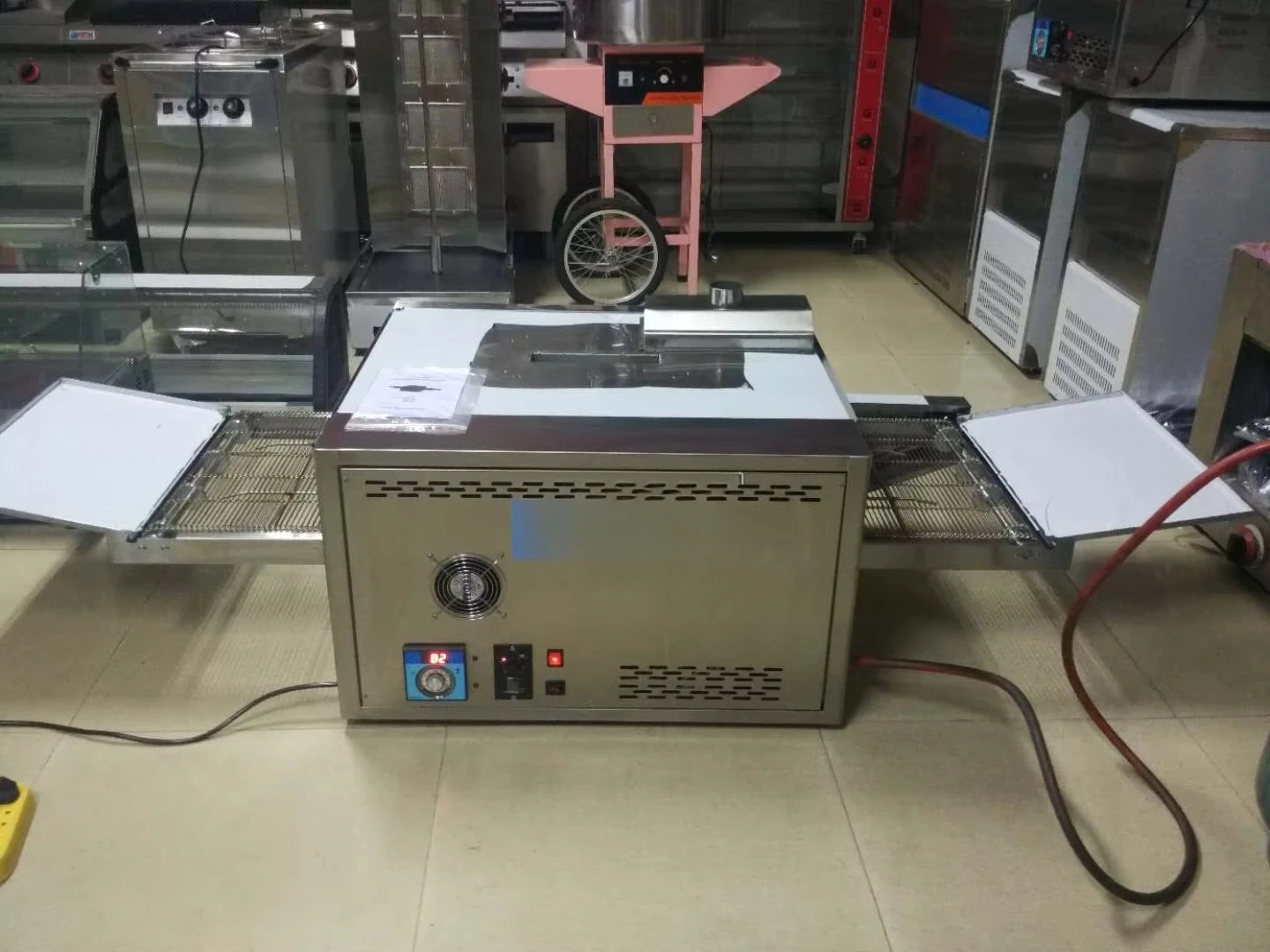 Forno per Pizza a Convezione a - Pizza Conveyor Oven recensione e prezzo